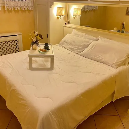 Doctor House Desenzano * Desenzano del Garda
